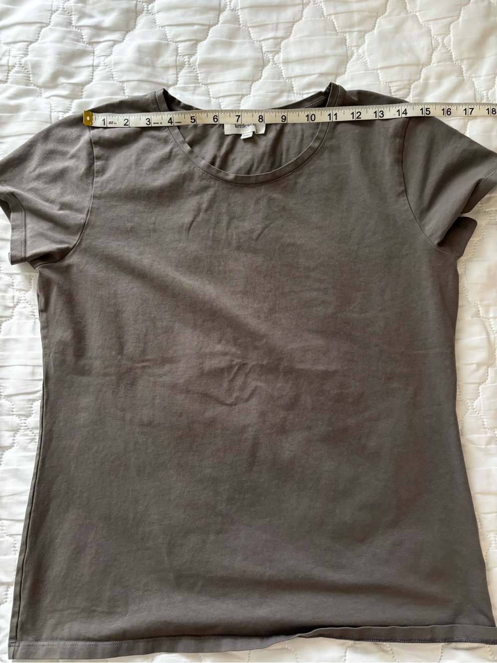 Kettlewell Women's Short Sleeve Tee Lot of 3 - Picture 8 of 9